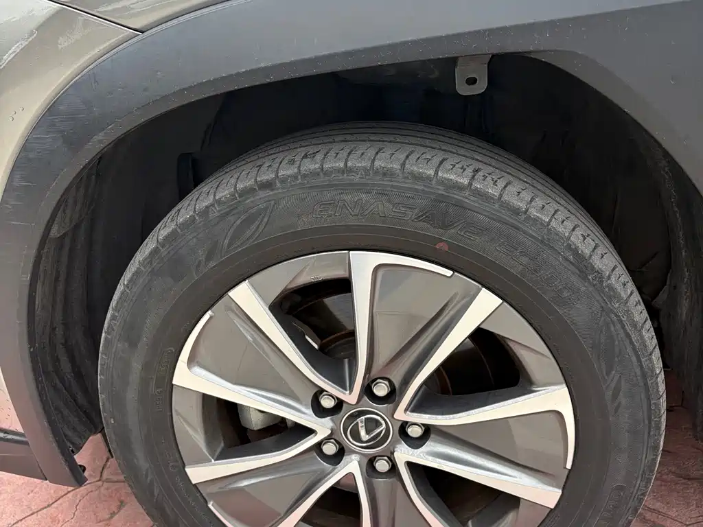 Lexus UX New Energy — миниатюра 4