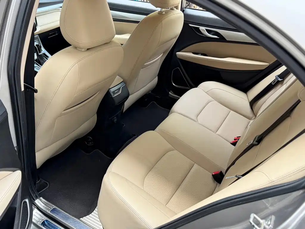 Geely Emgrand — миниатюра 10