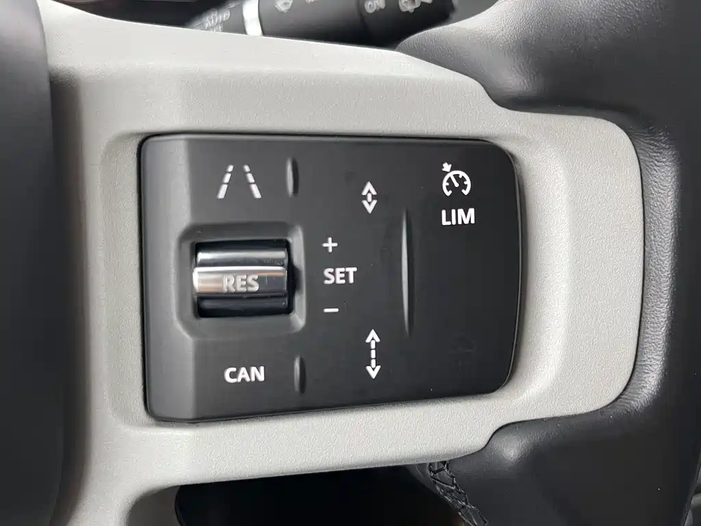 Land Rover Land Rover Defender 2023 110 3.0T P400 X-DYNAMIC HSE