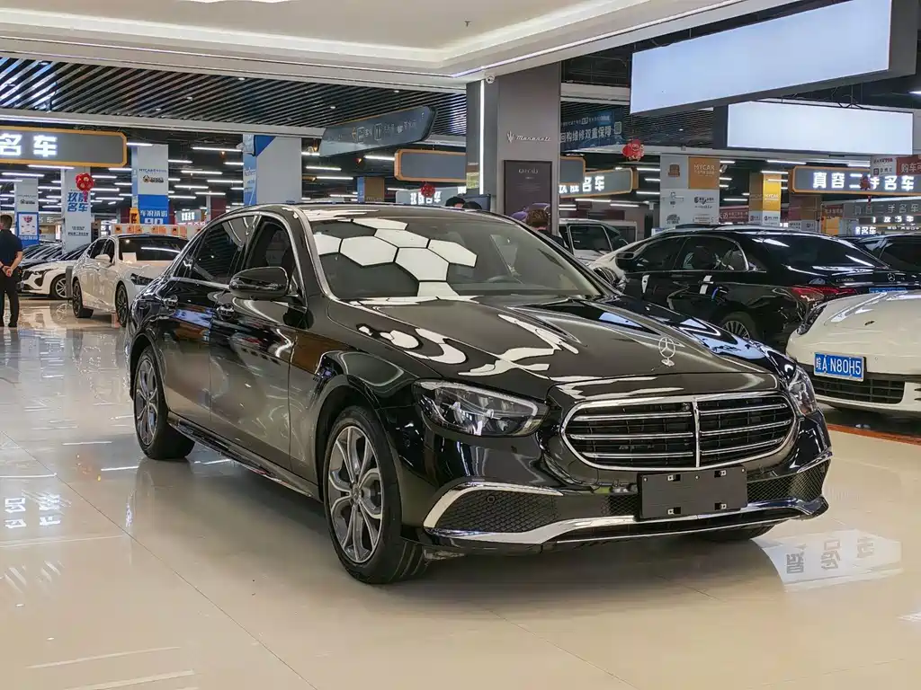 Mercedes-Benz E-Class — миниатюра 3