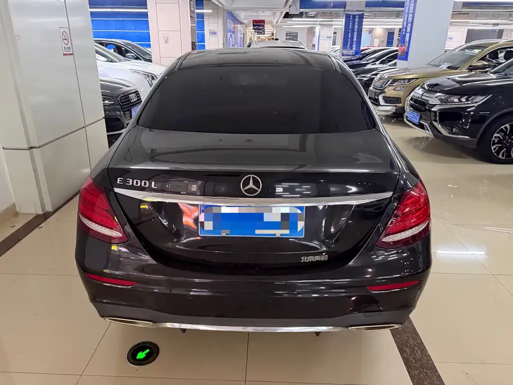 Mercedes-Benz E-Class — миниатюра 6