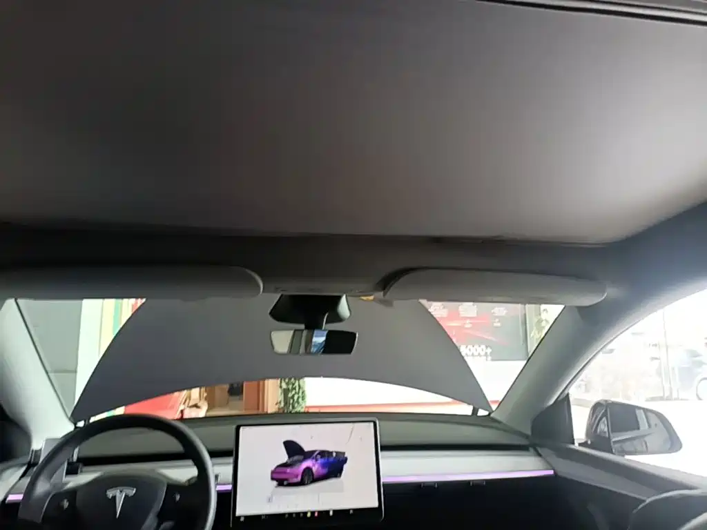 Tesla Model Y — миниатюра 18