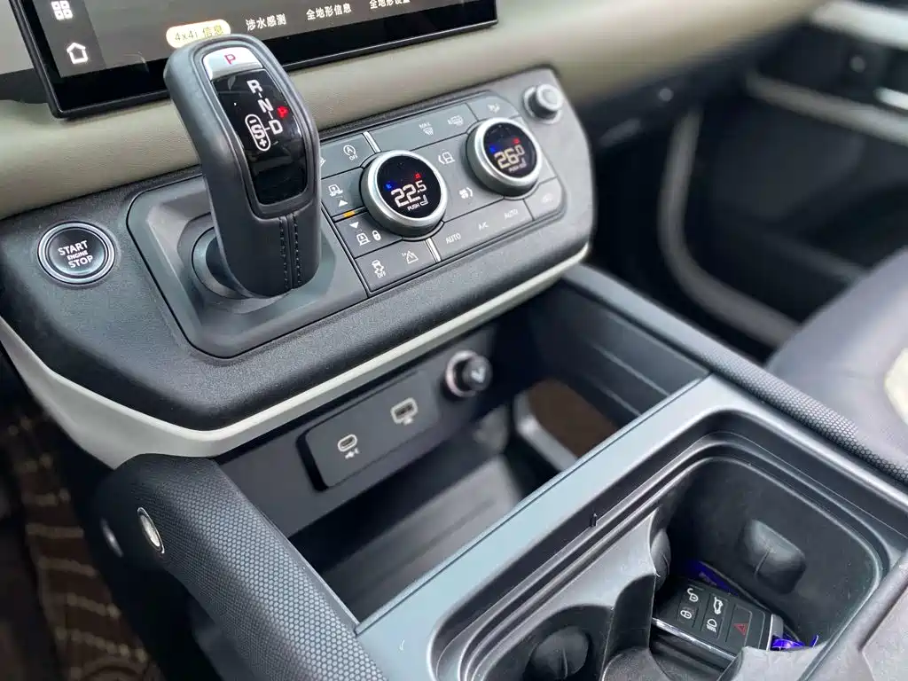 Land Rover Defender — миниатюра 21