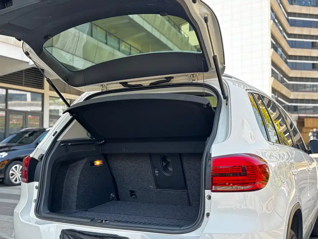 Volkswagen Tiguan — миниатюра 15