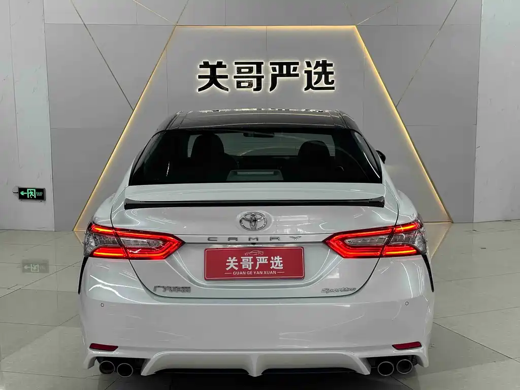 Toyota Camry — миниатюра 8