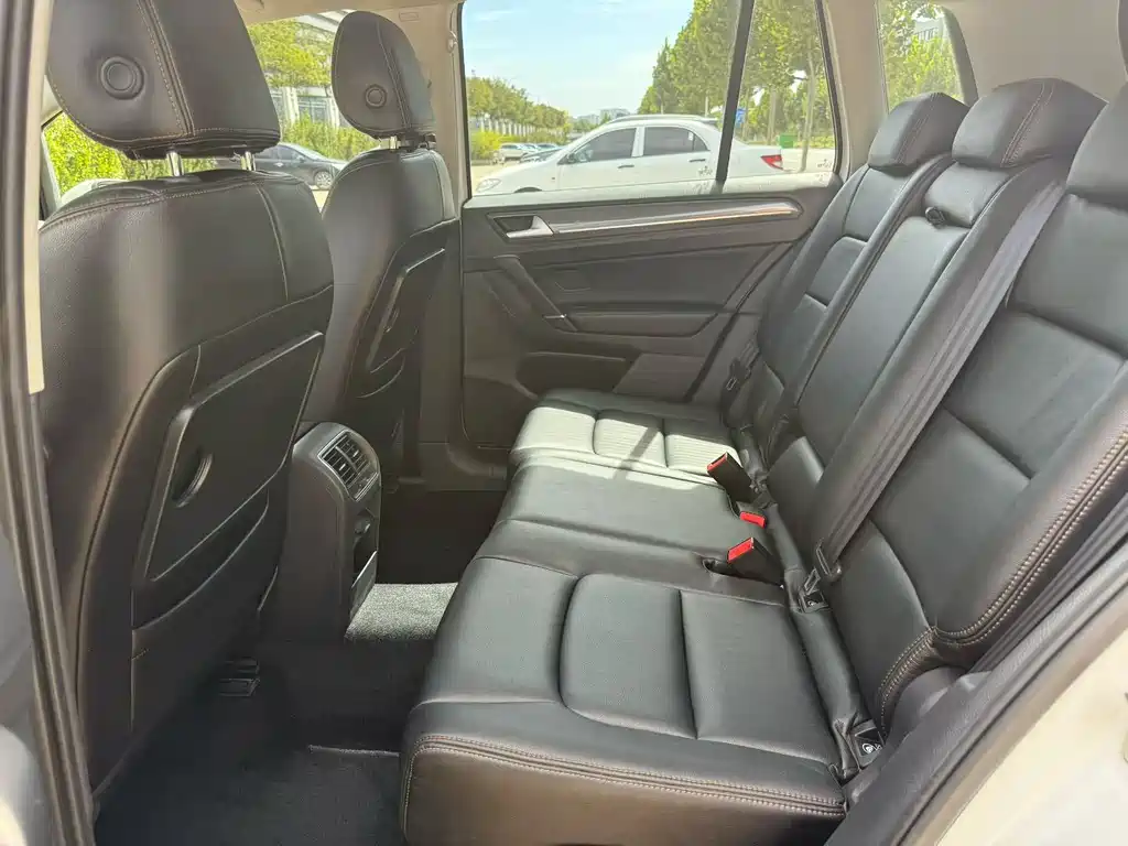 VOLKSWAGEN GOLF*JIAYU