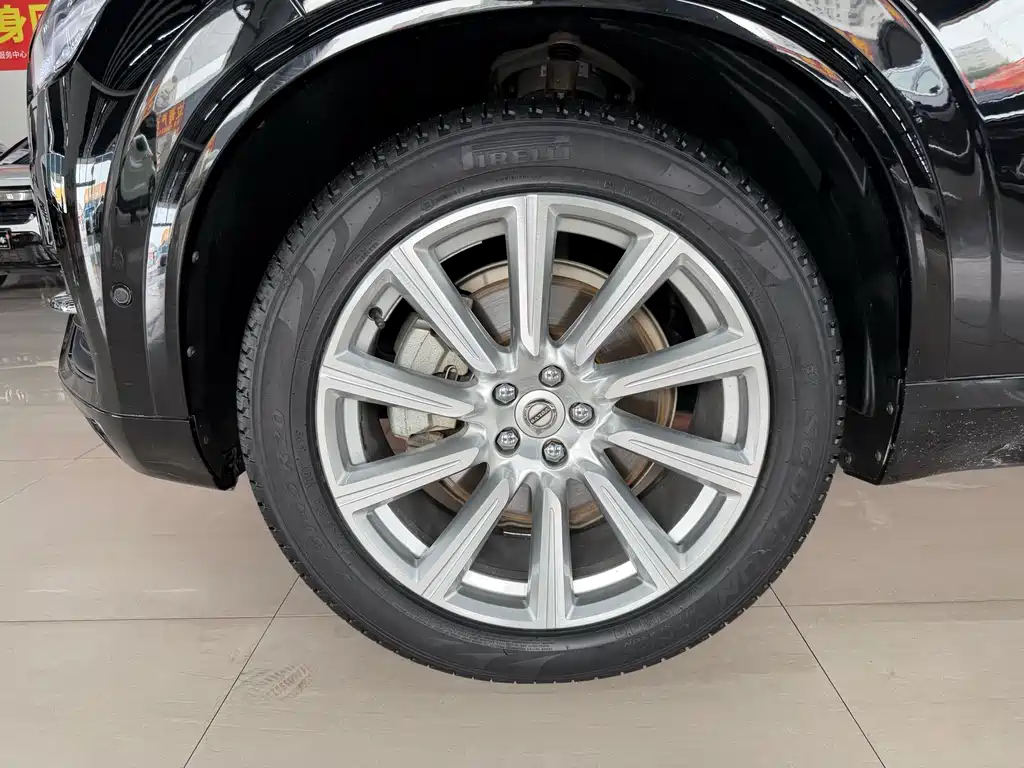 Volvo XC90 — миниатюра 19