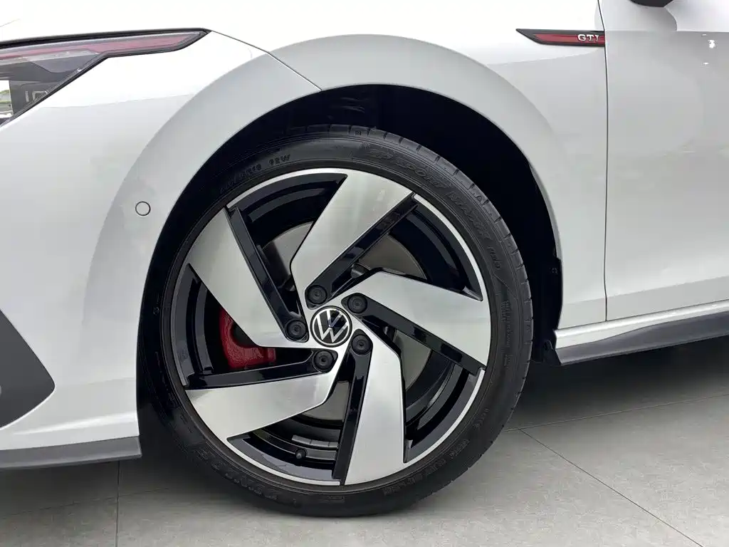 Volkswagen Golf GTI — миниатюра 7