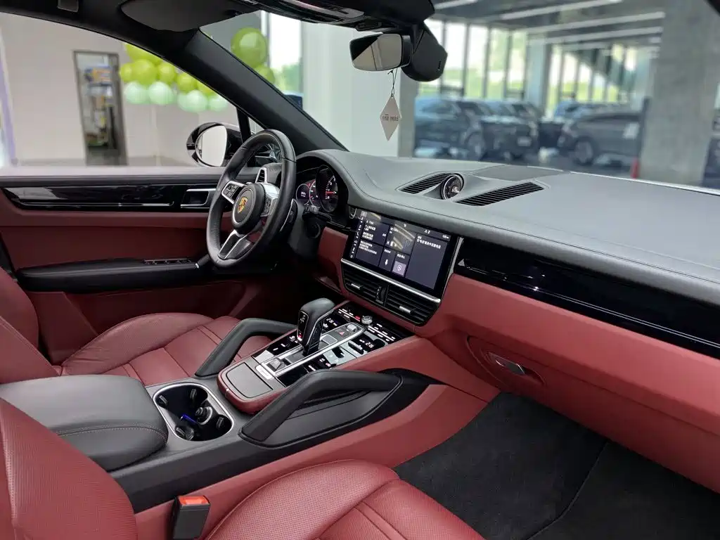 Porsche Cayenne — миниатюра 16