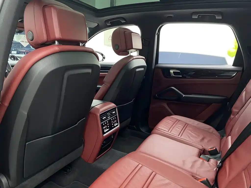 Porsche Cayenne — миниатюра 17