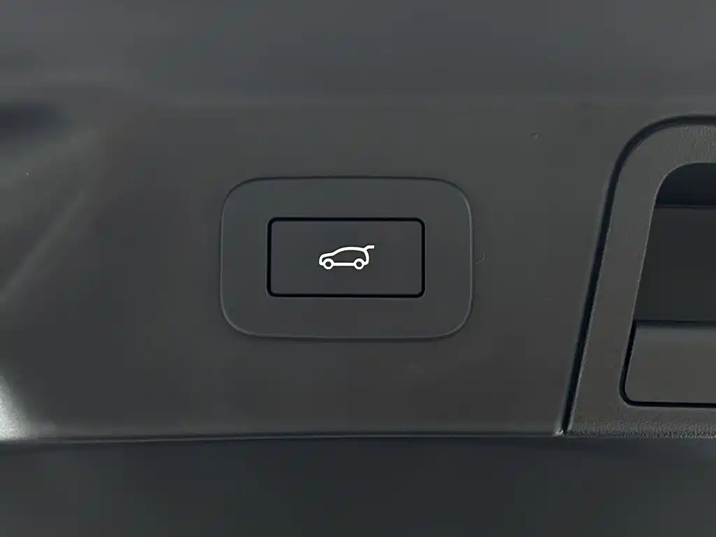 Land Rover Velar — миниатюра 29