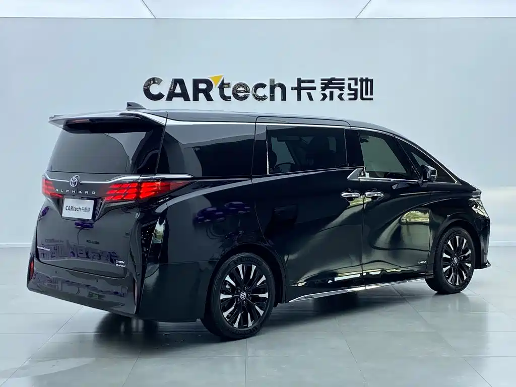 Toyota Alphard — миниатюра 3