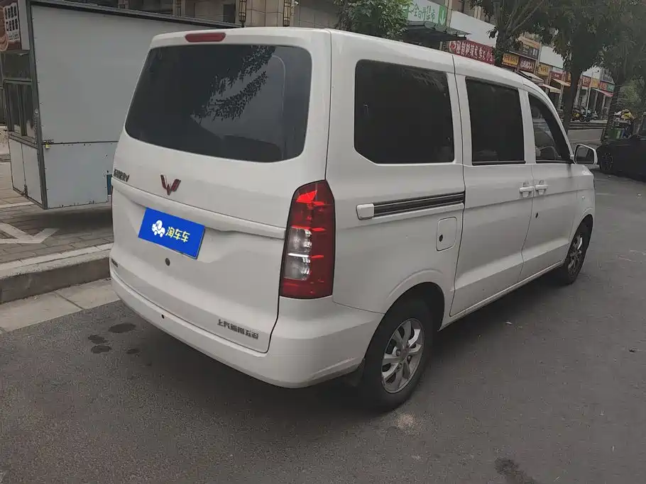 Wuling Hongguang V — миниатюра 3
