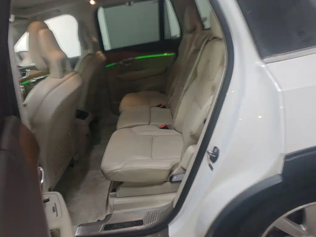 Volvo XC90 — миниатюра 17
