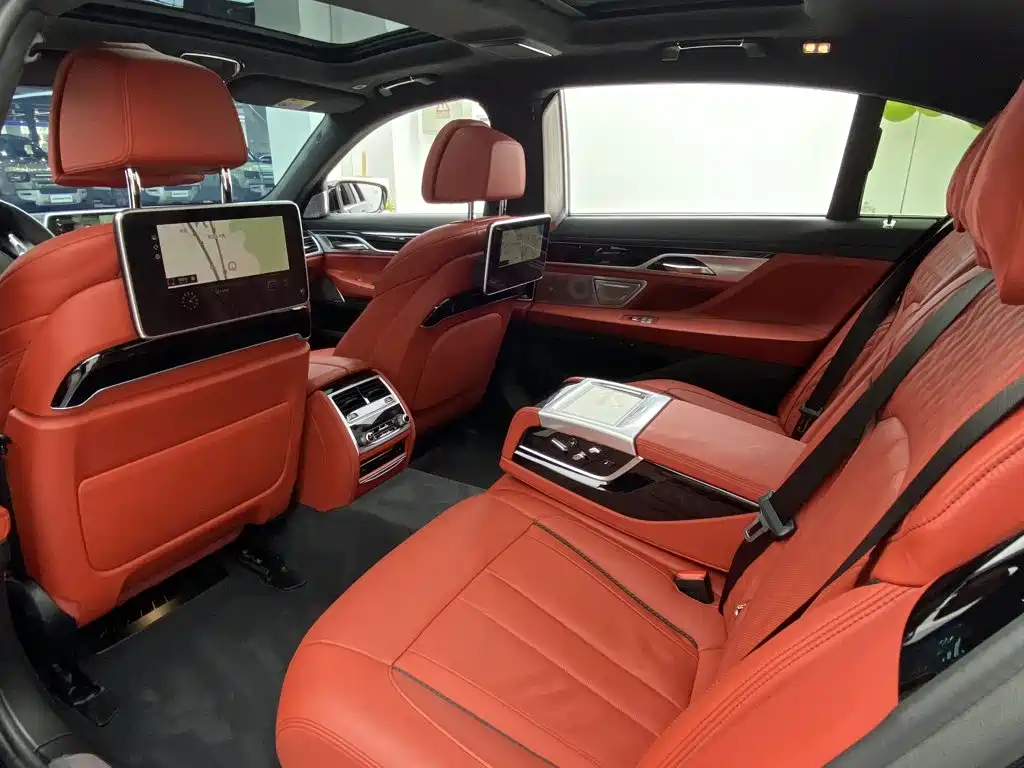 BMW 7 Series — миниатюра 37