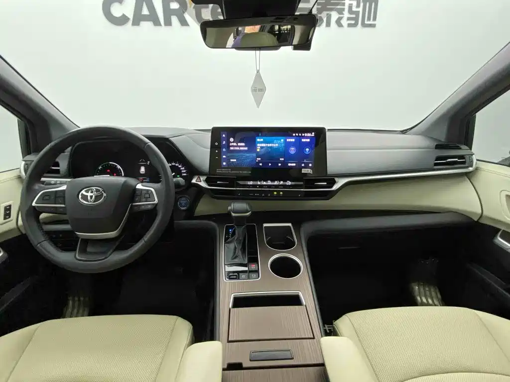 Toyota Granvia — миниатюра 15