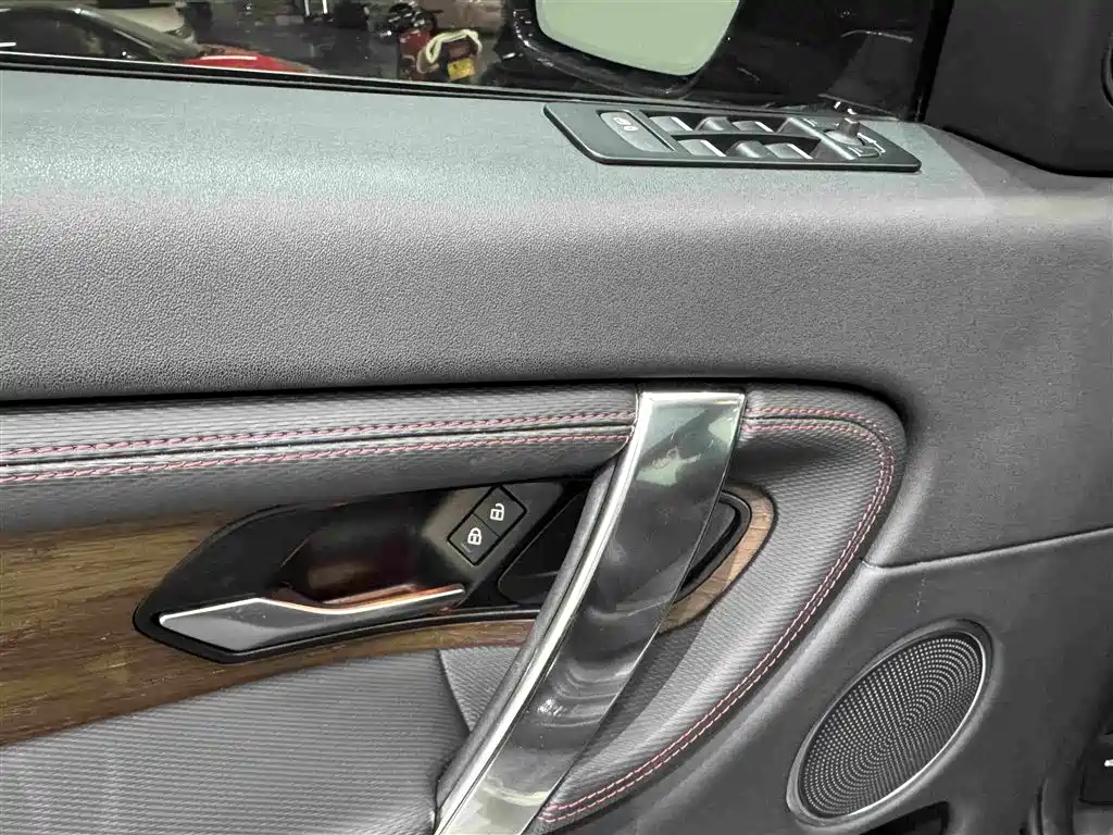 Land Rover Discovery Sport Hybrid — миниатюра 10