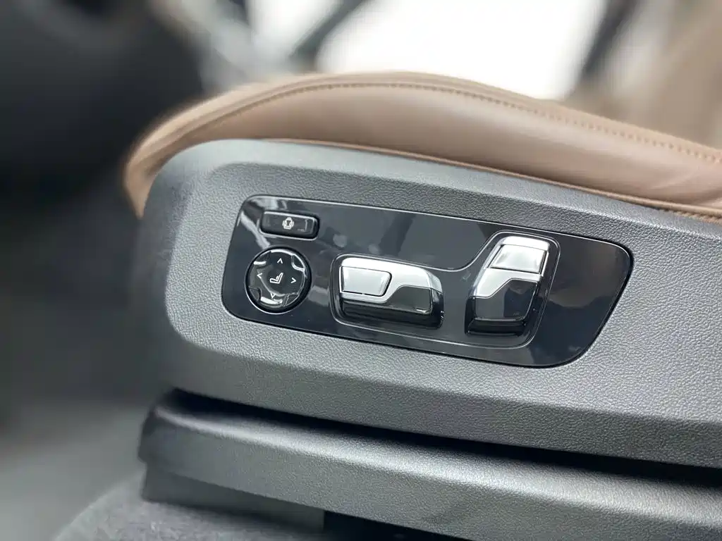 BMW X7 — миниатюра 29