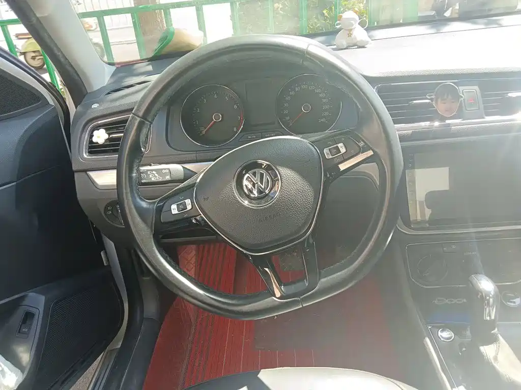 Volkswagen Lavida — миниатюра 3