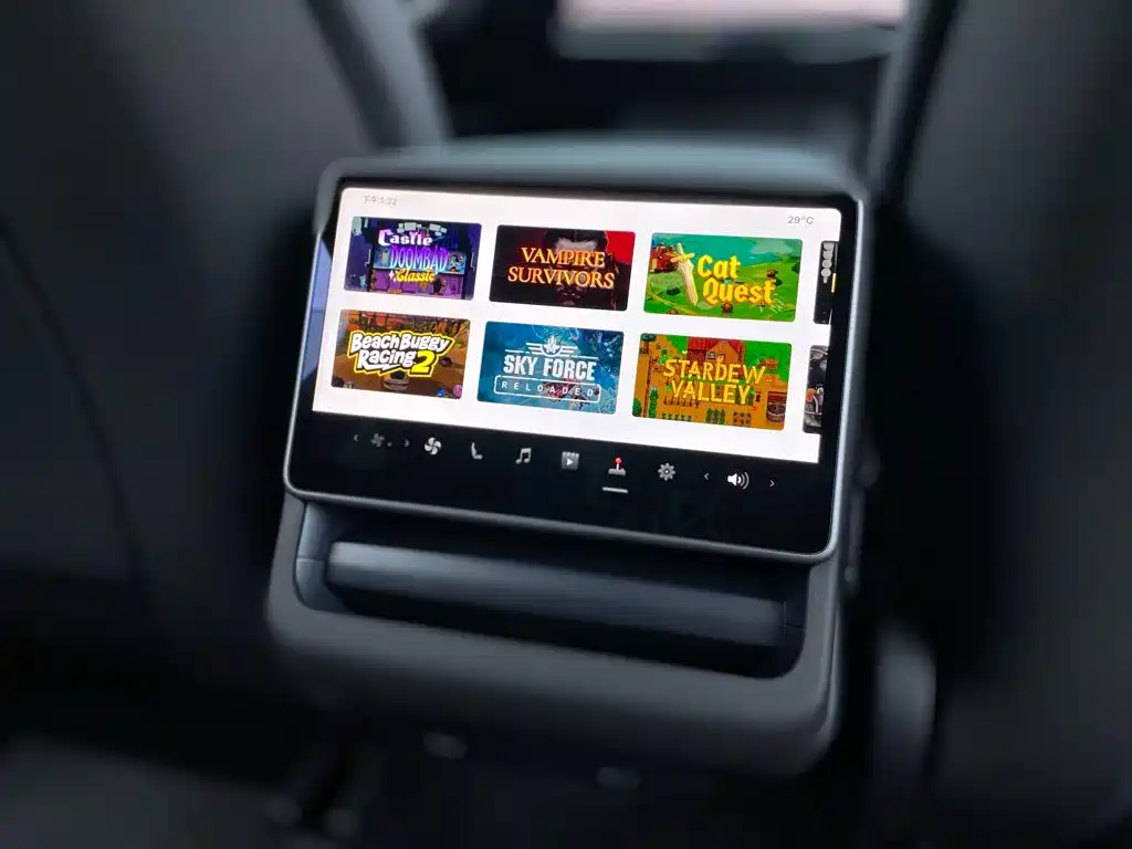 Tesla Model Y — миниатюра 27