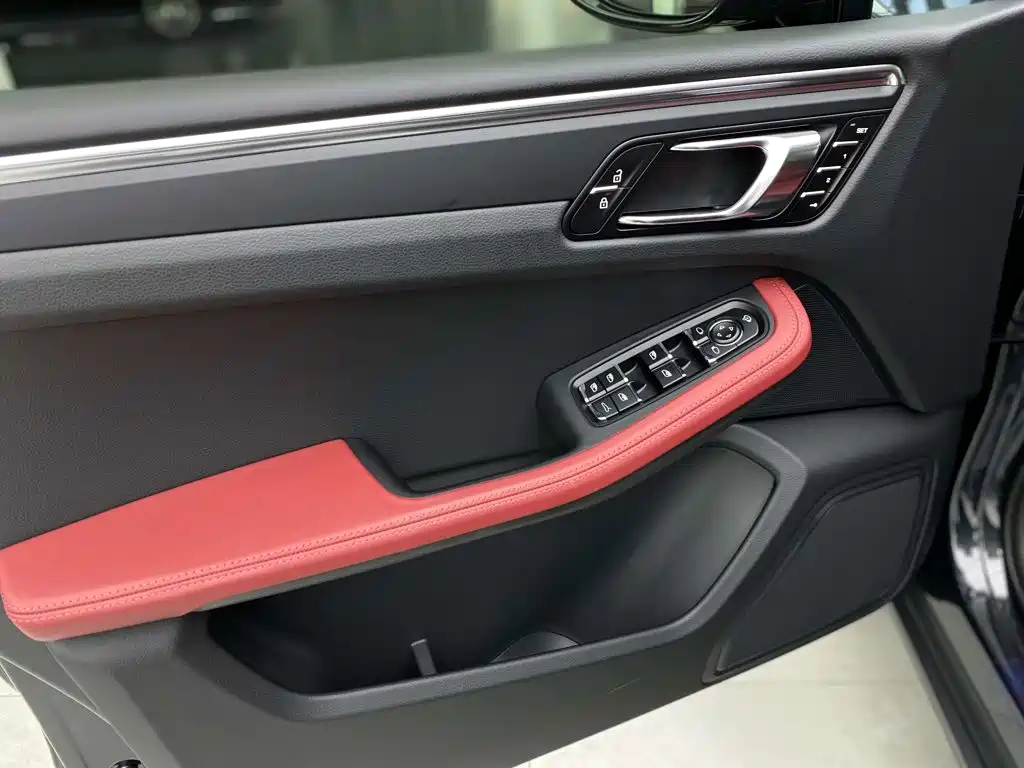 Porsche Macan — миниатюра 19
