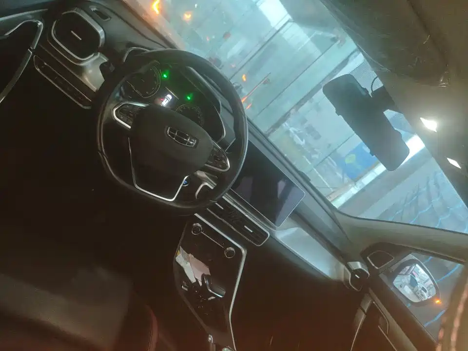 Geely Binyue — миниатюра 5