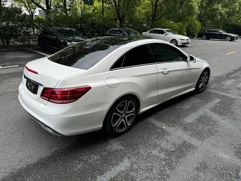 Mercedes-Benz E-Class (Import) — миниатюра 5
