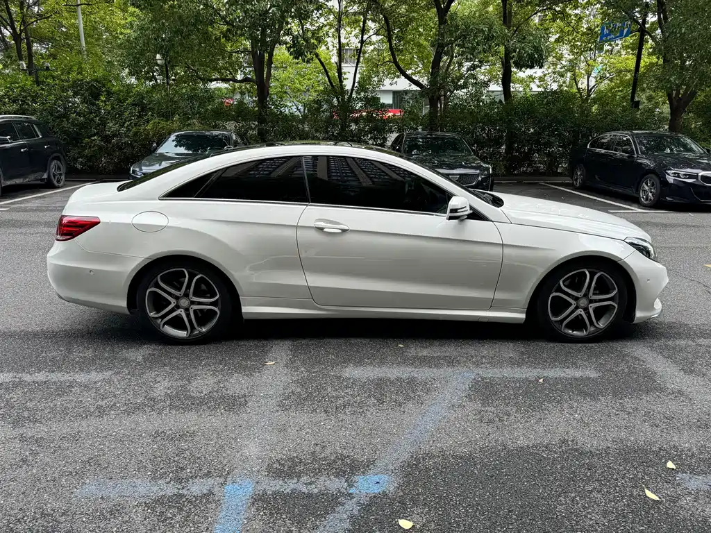 Mercedes-Benz E-Class (Import) — миниатюра 6