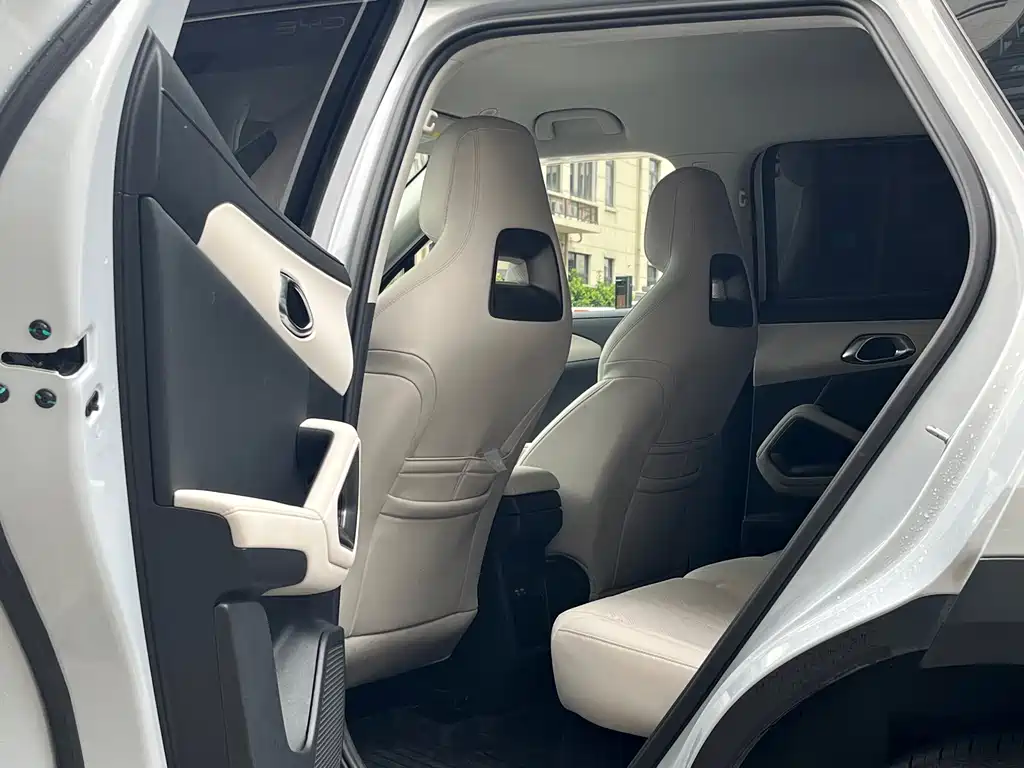 BYD Yuan UP — миниатюра 9