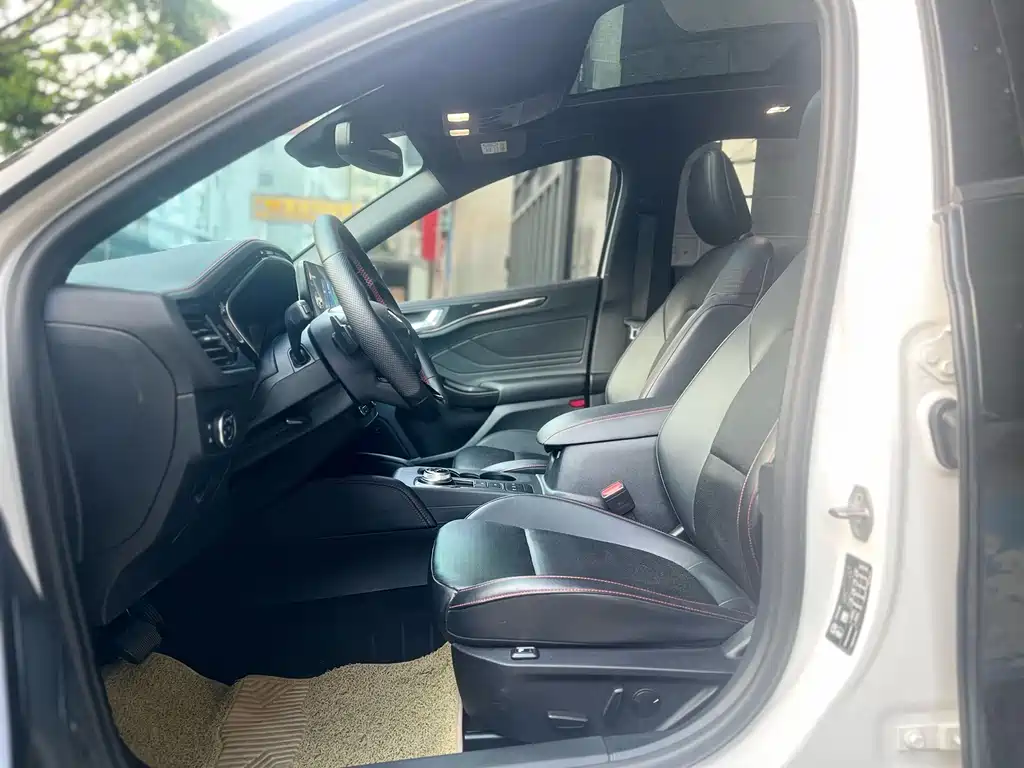 Ford Focus — миниатюра 5