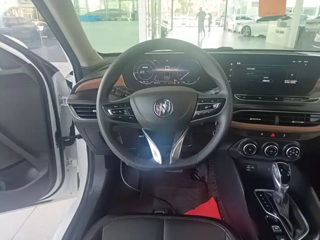 Buick Verano — миниатюра 11