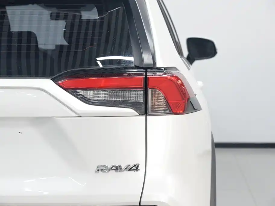 Toyota RAV4 — миниатюра 20