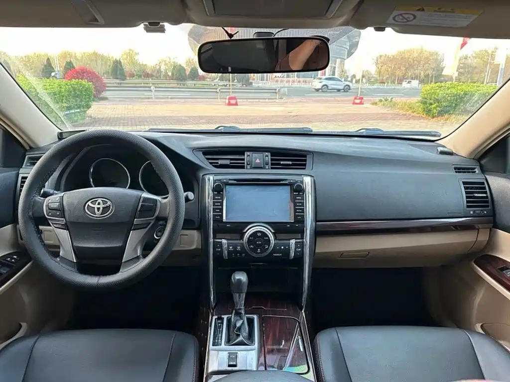 Toyota Reiz — миниатюра 9