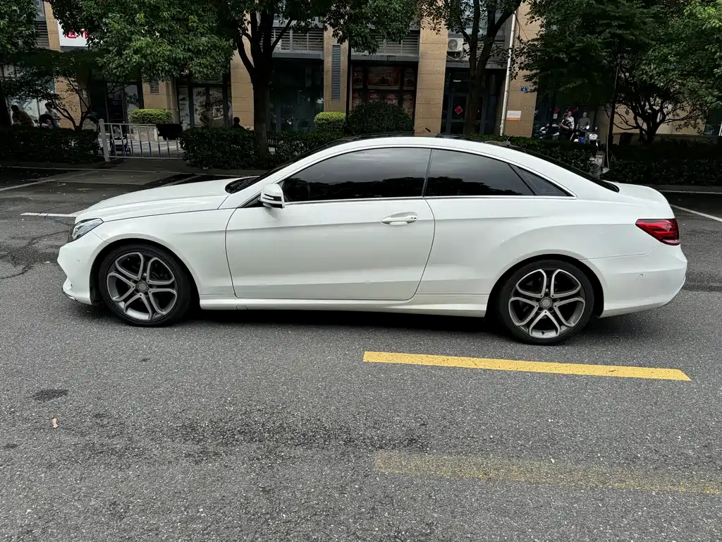 Mercedes-Benz E-Class (Import) — миниатюра 2