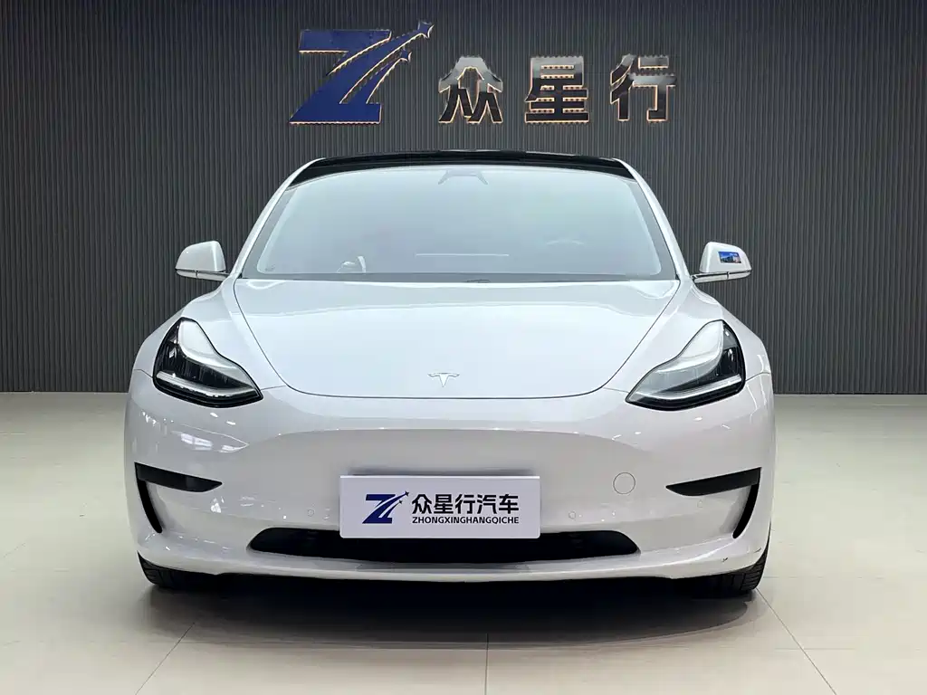 Tesla Model 3 — миниатюра 2