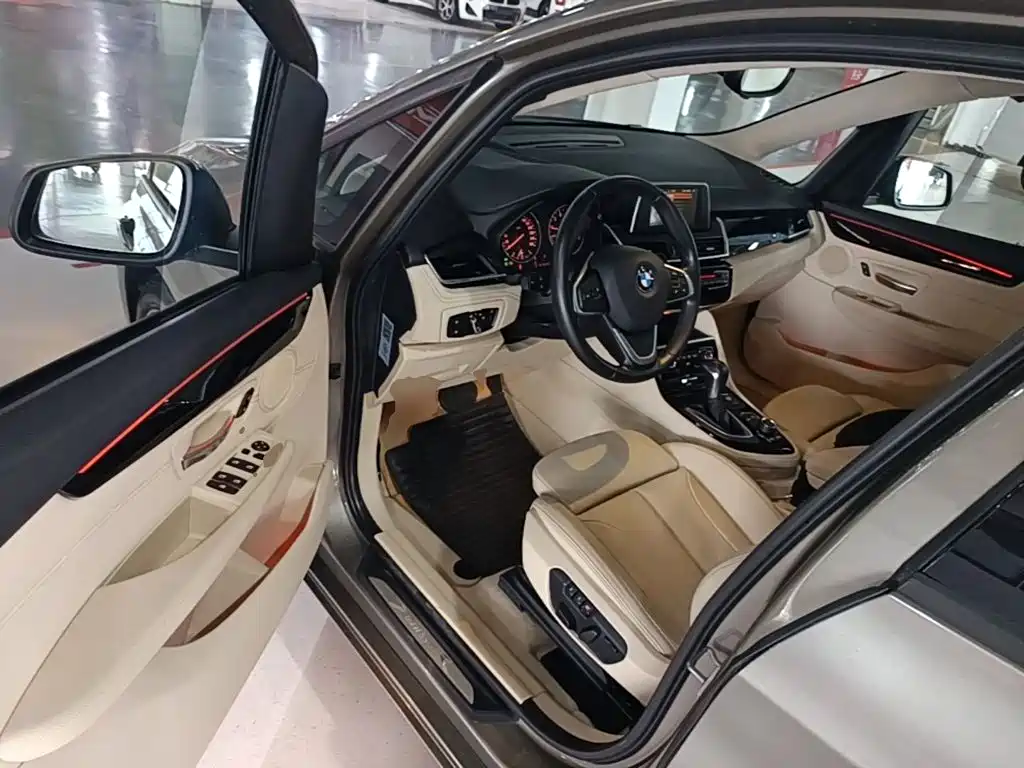 BMW 2 Series Active Tourer (Import) — миниатюра 16