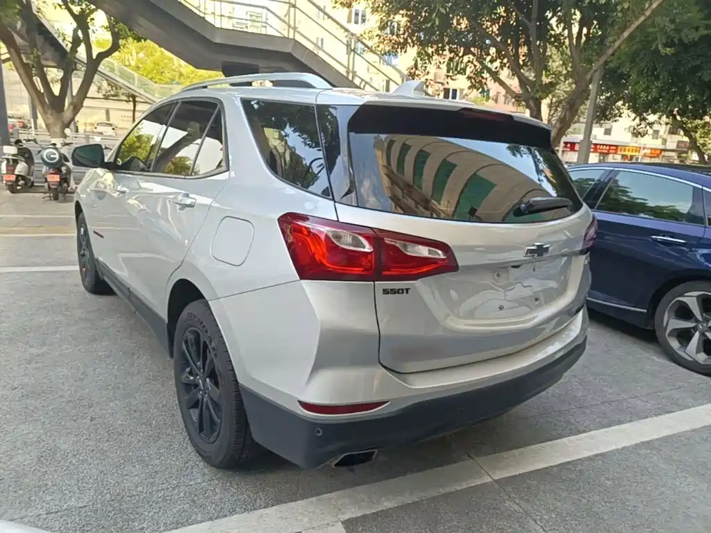 Chevrolet Equinox — миниатюра 23