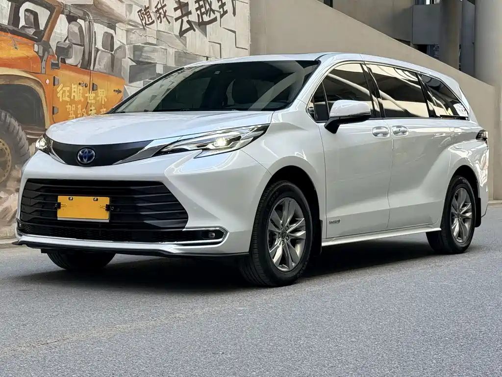 Toyota Sienna 2024