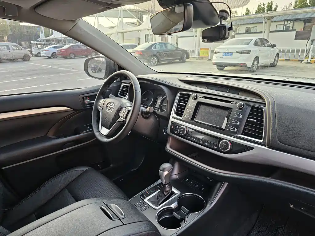 Toyota Highlander — миниатюра 11
