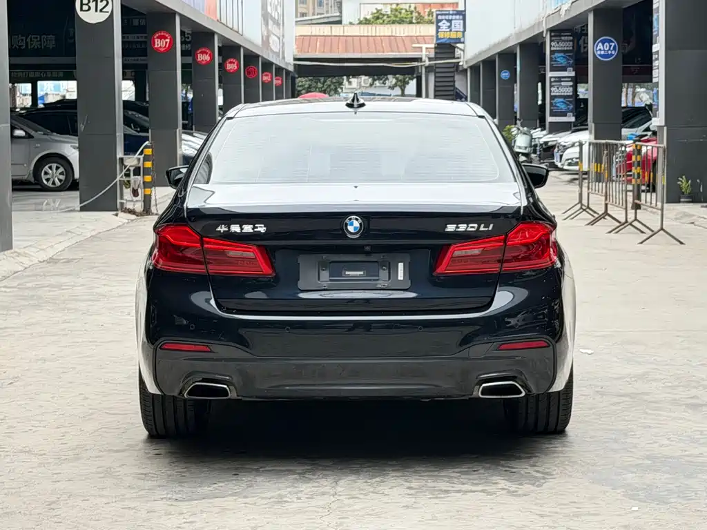 BMW 5 SERIES