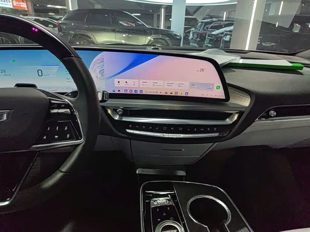 Cadillac Lyriq — миниатюра 13