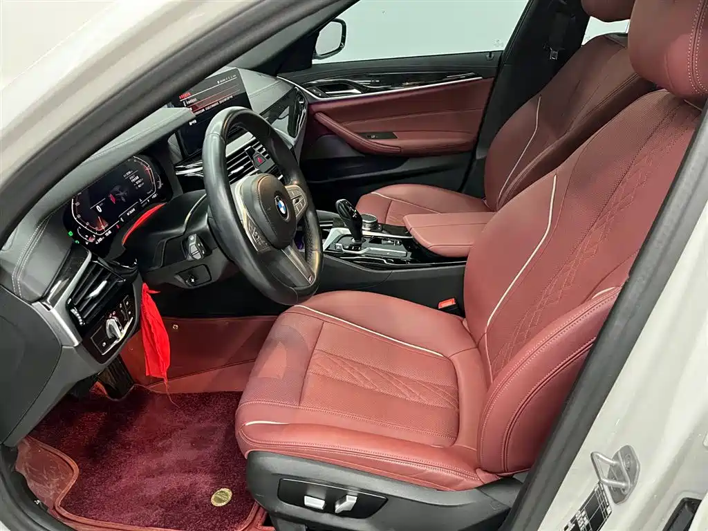 BMW 5 Series — миниатюра 12