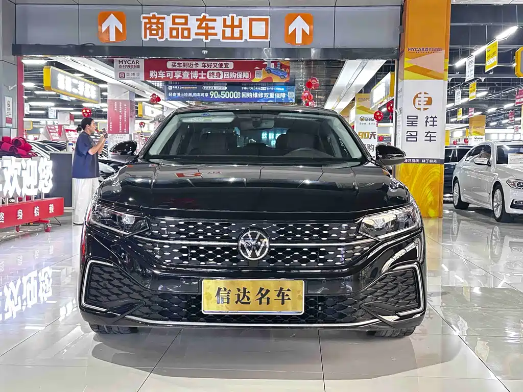 Volkswagen Passat 2025 330TSI Elite