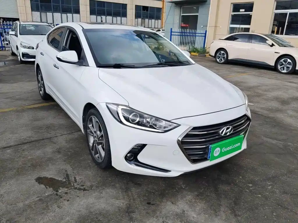 Hyundai Elantra — миниатюра 4