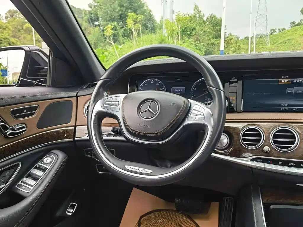 Mercedes-Benz S-Class — миниатюра 11