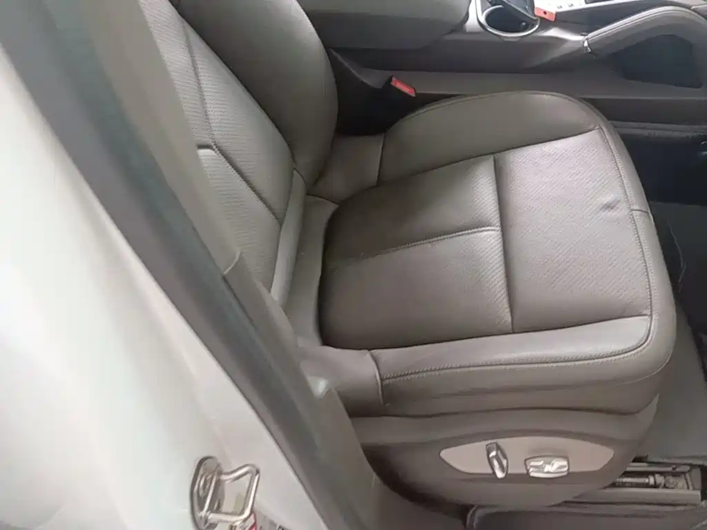Porsche Cayenne — миниатюра 25