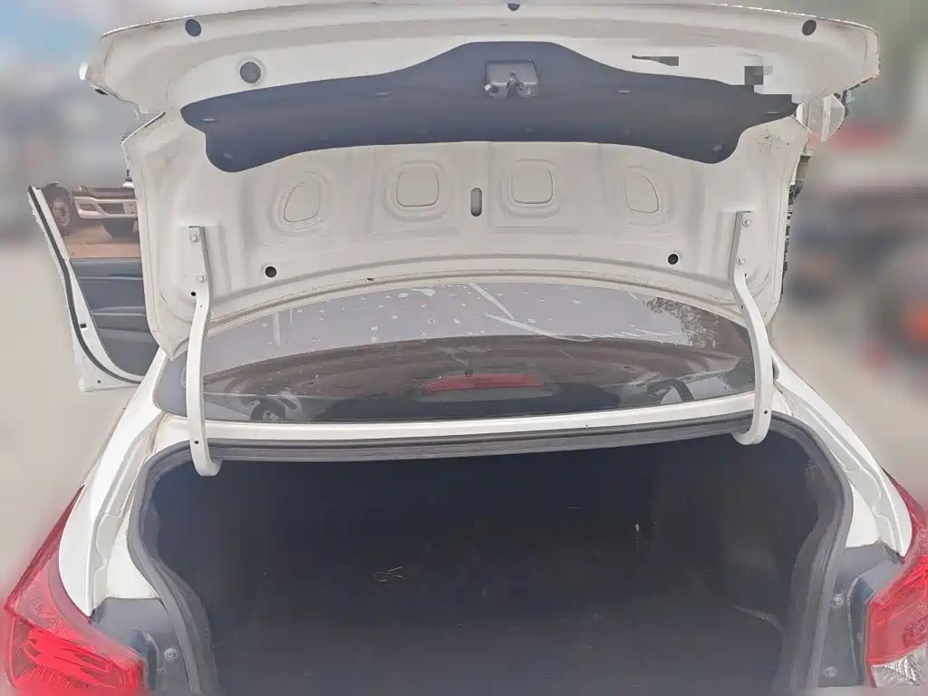 Hyundai Verna — миниатюра 10