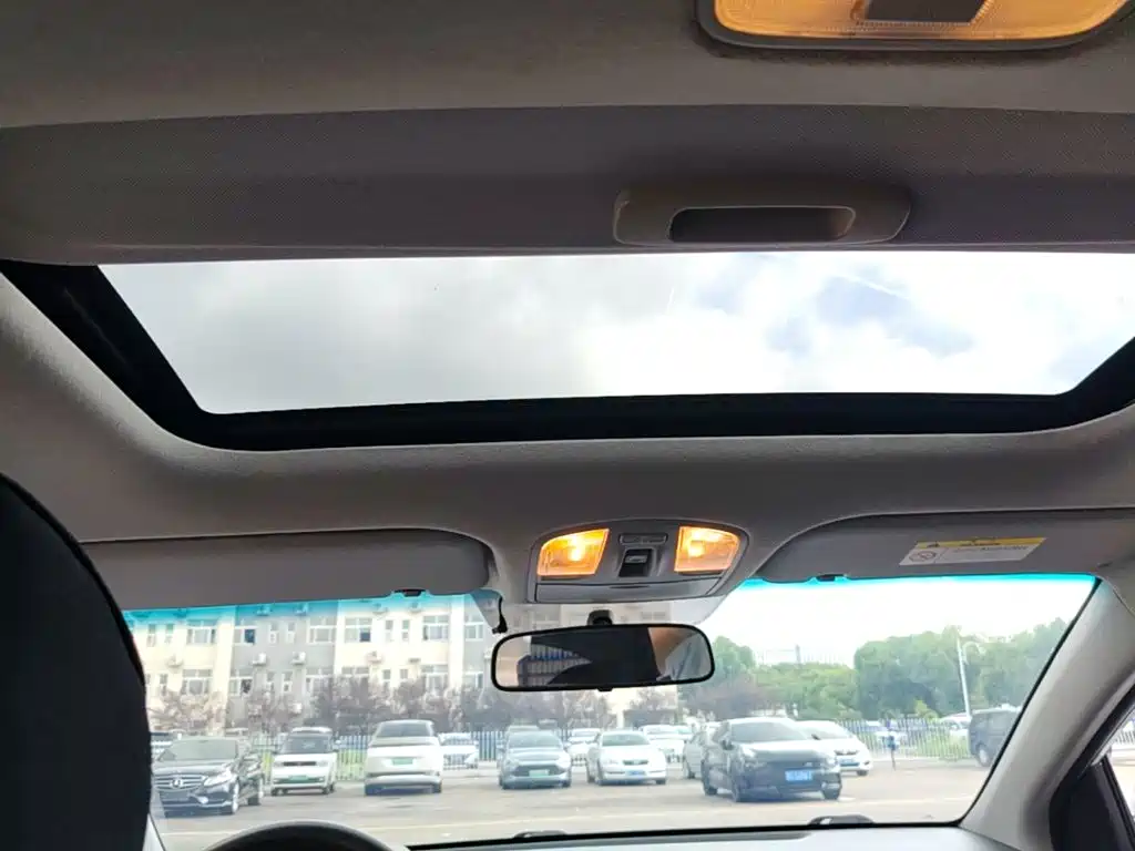 Hyundai Elantra — миниатюра 18
