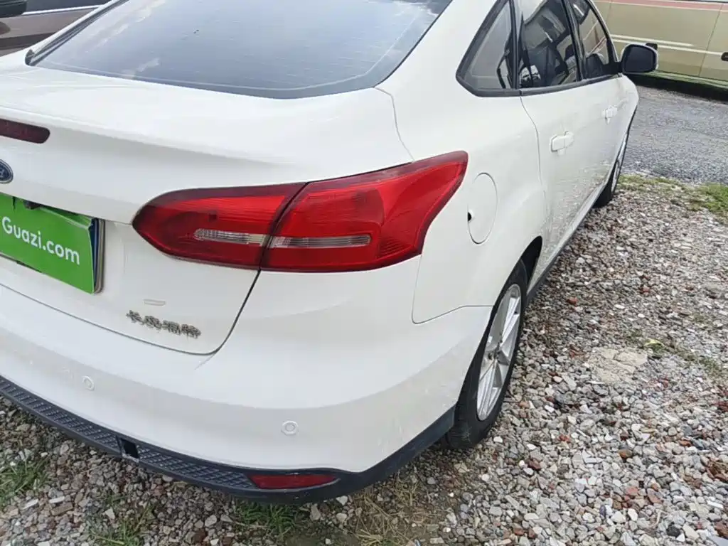 Ford Focus — миниатюра 8