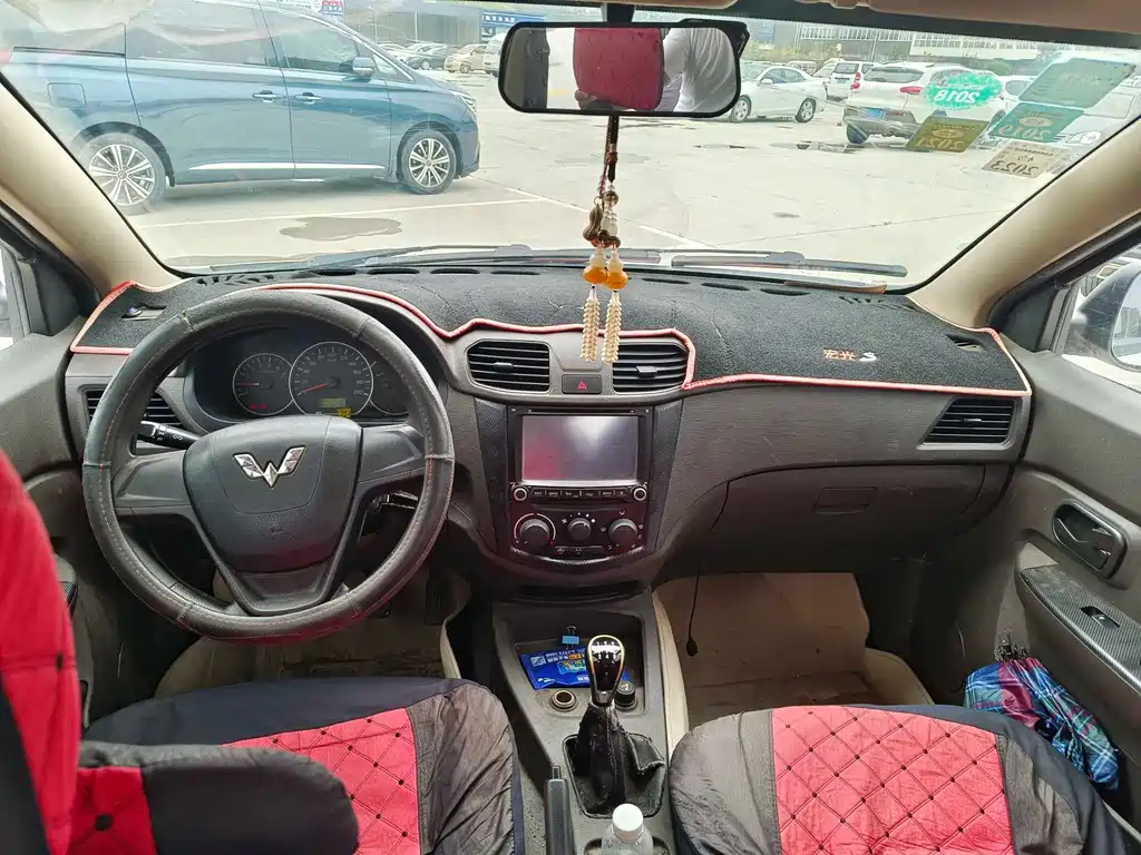 Wuling Hongguang — миниатюра 6